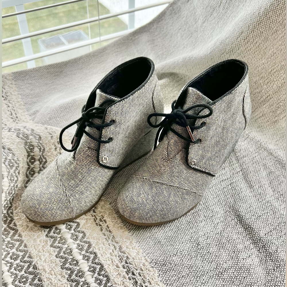 TOMS-Kala wedge metallic bootie -size 8